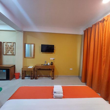 Dolphin Hotel Tanga Luaran gambar