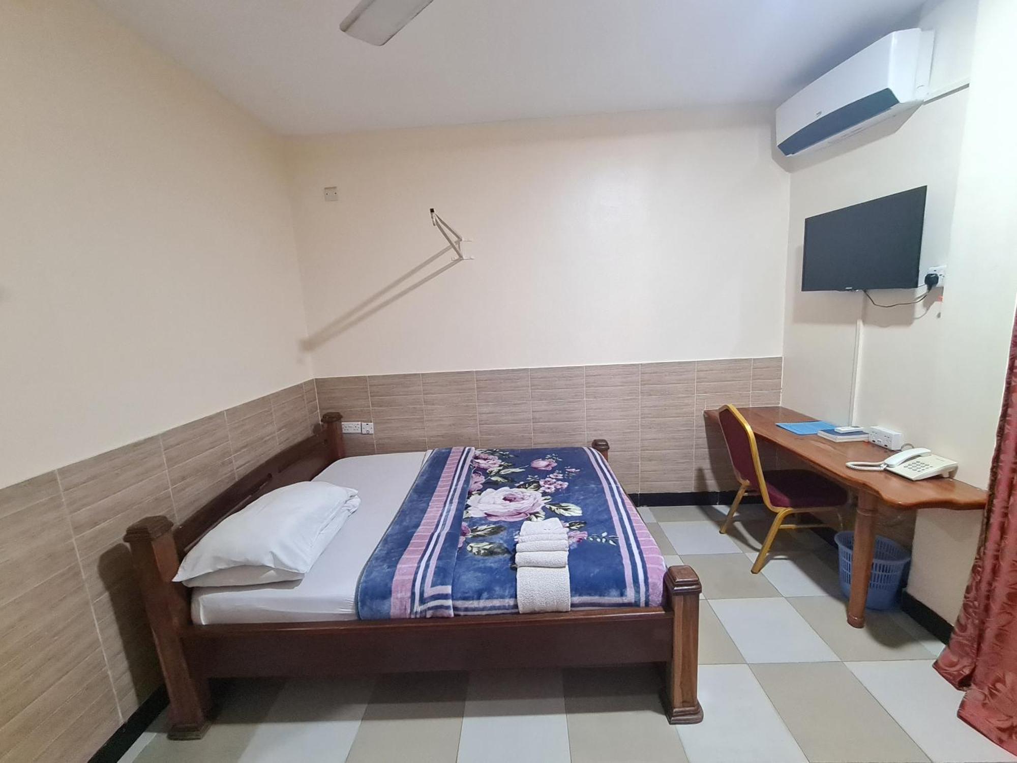 Dolphin Hotel Tanga Luaran gambar