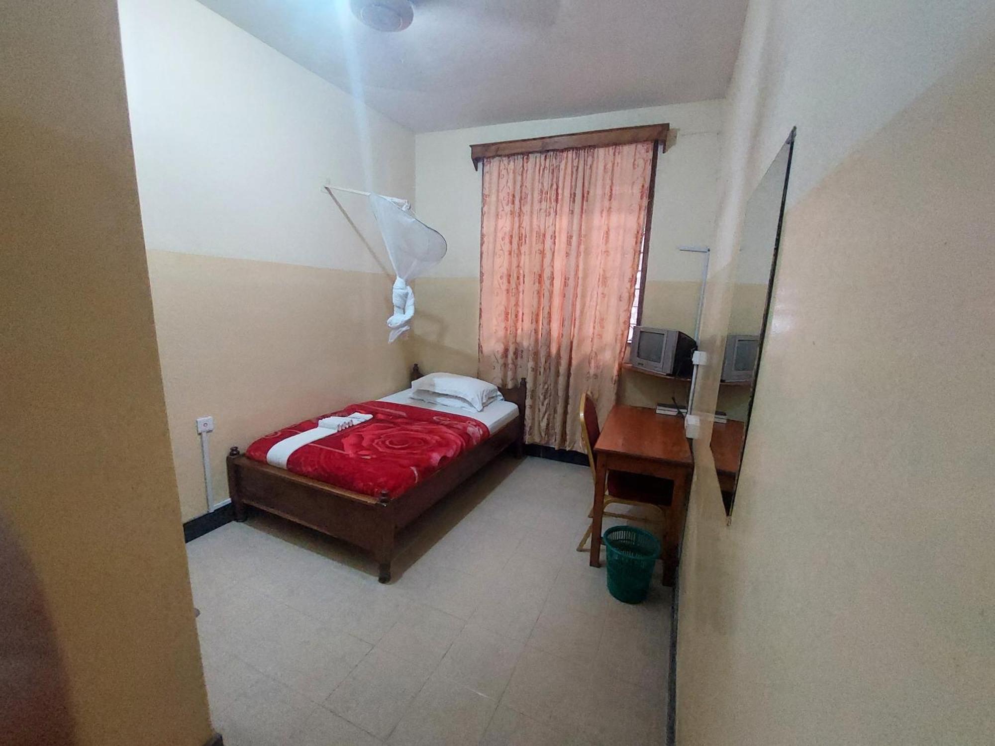 Dolphin Hotel Tanga Luaran gambar