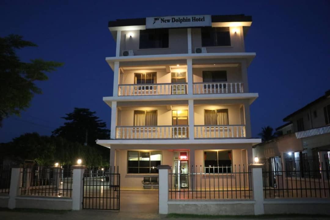 Dolphin Hotel Tanga Luaran gambar