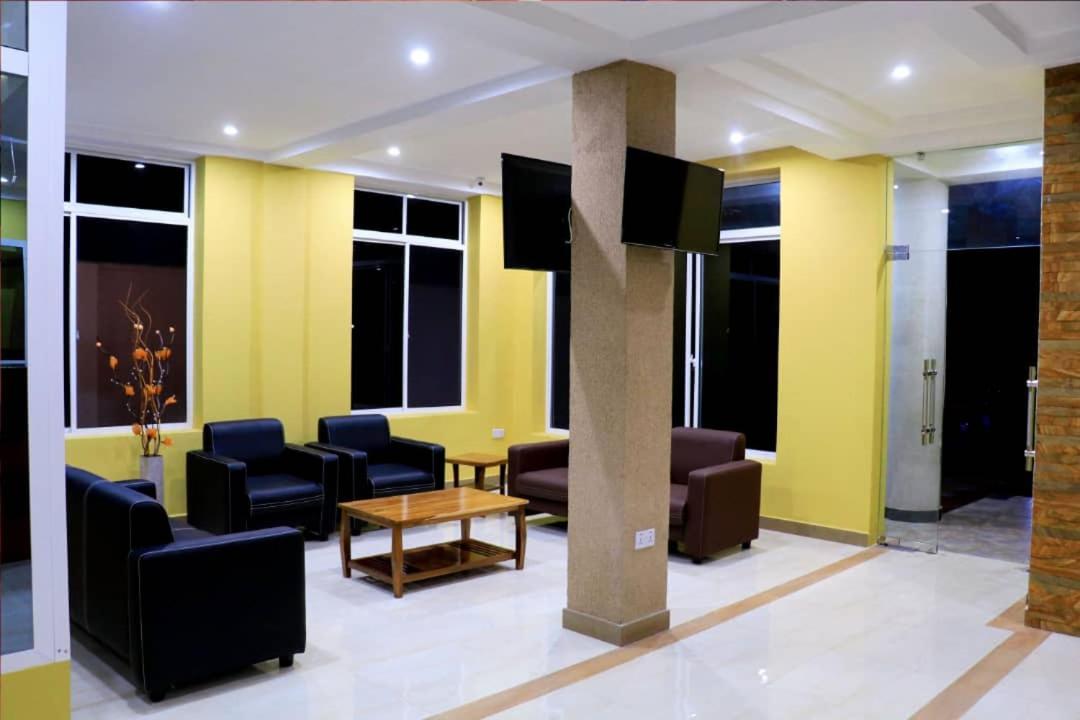 Dolphin Hotel Tanga Luaran gambar